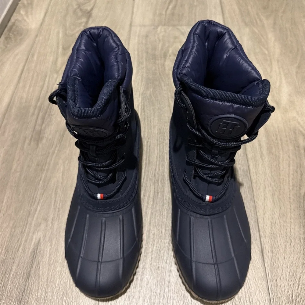 Tommy Hilfiger Women's Mysty Boots Snow Rain Size 8 Navy